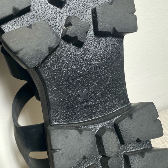 Prada black rubber monolith chunky fisherman lug sole sandals size 7 - Picture 11 of 11